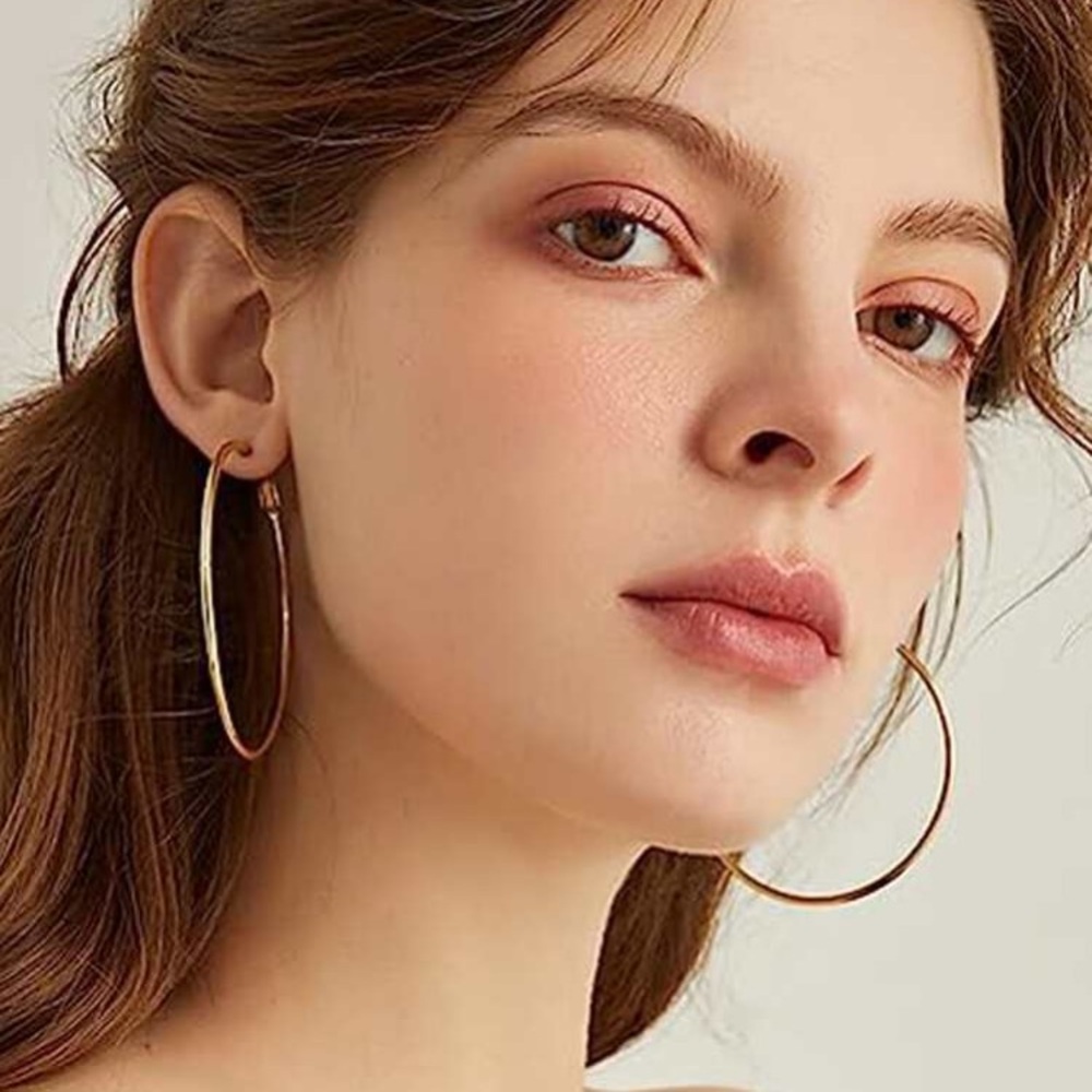Elegant Gold Hoop Earrings